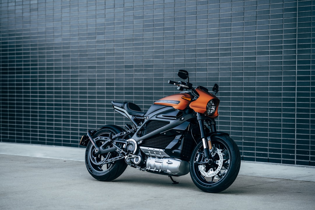 Choisir une moto électrique en 2026 : autonomie, TCO et critères